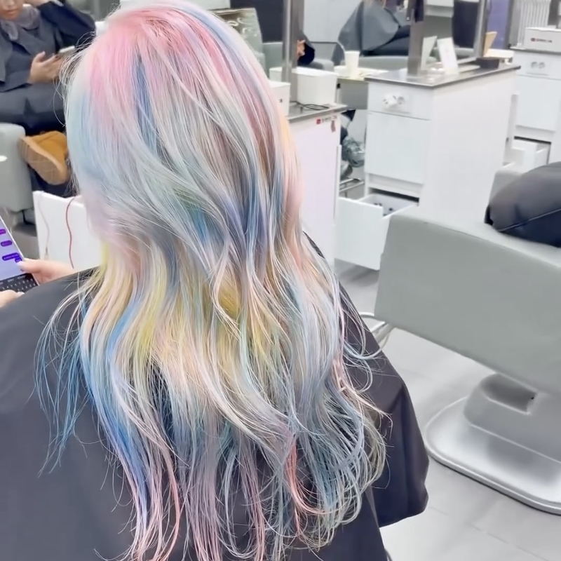 Custom hair dyeing once